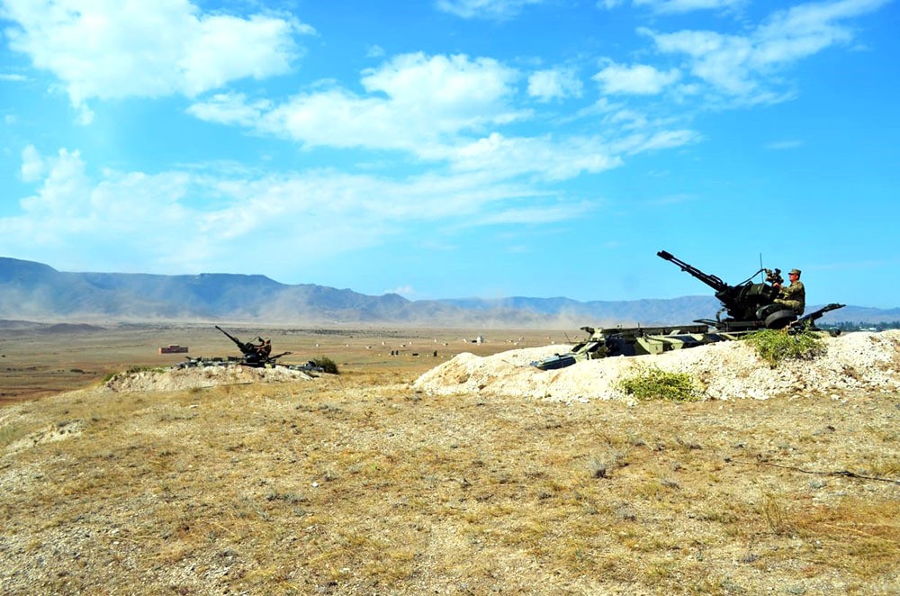 Müdafiə naziri hərbi hissədə yoxlama apardı   - FOTO