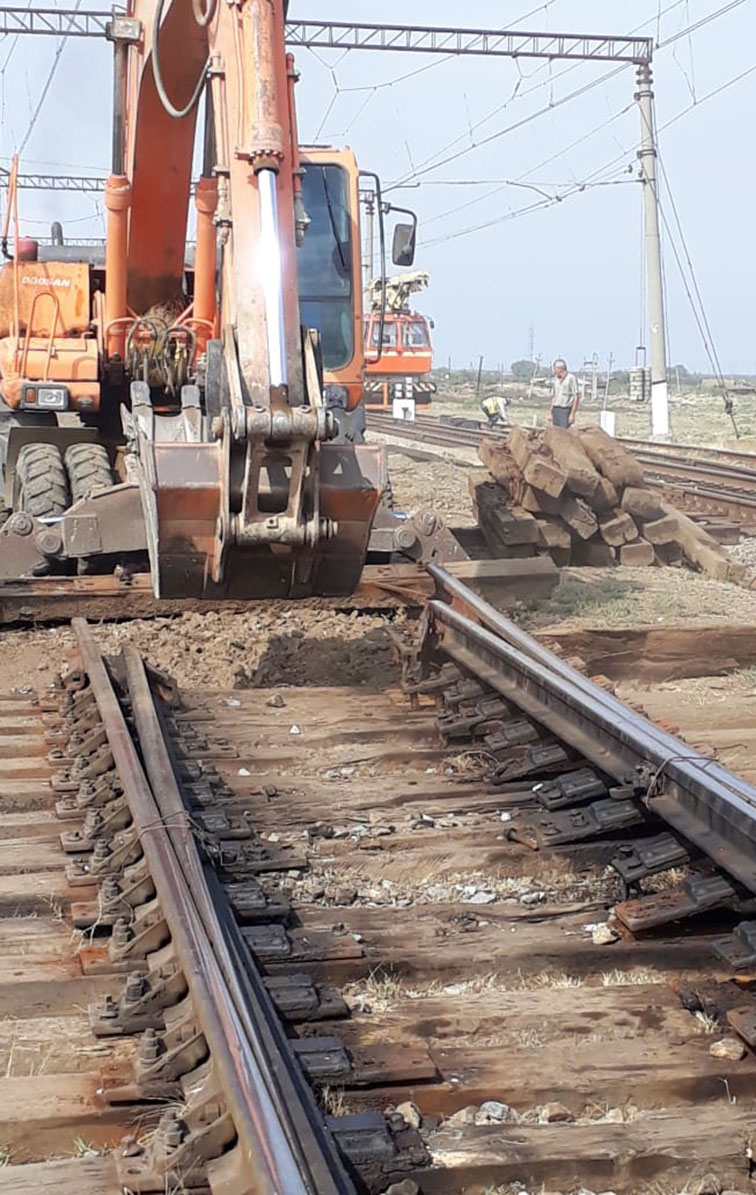 Bu stansiyalarda 17 ədəd yoldəyişən qurğu dəyişdirilir    - FOTO