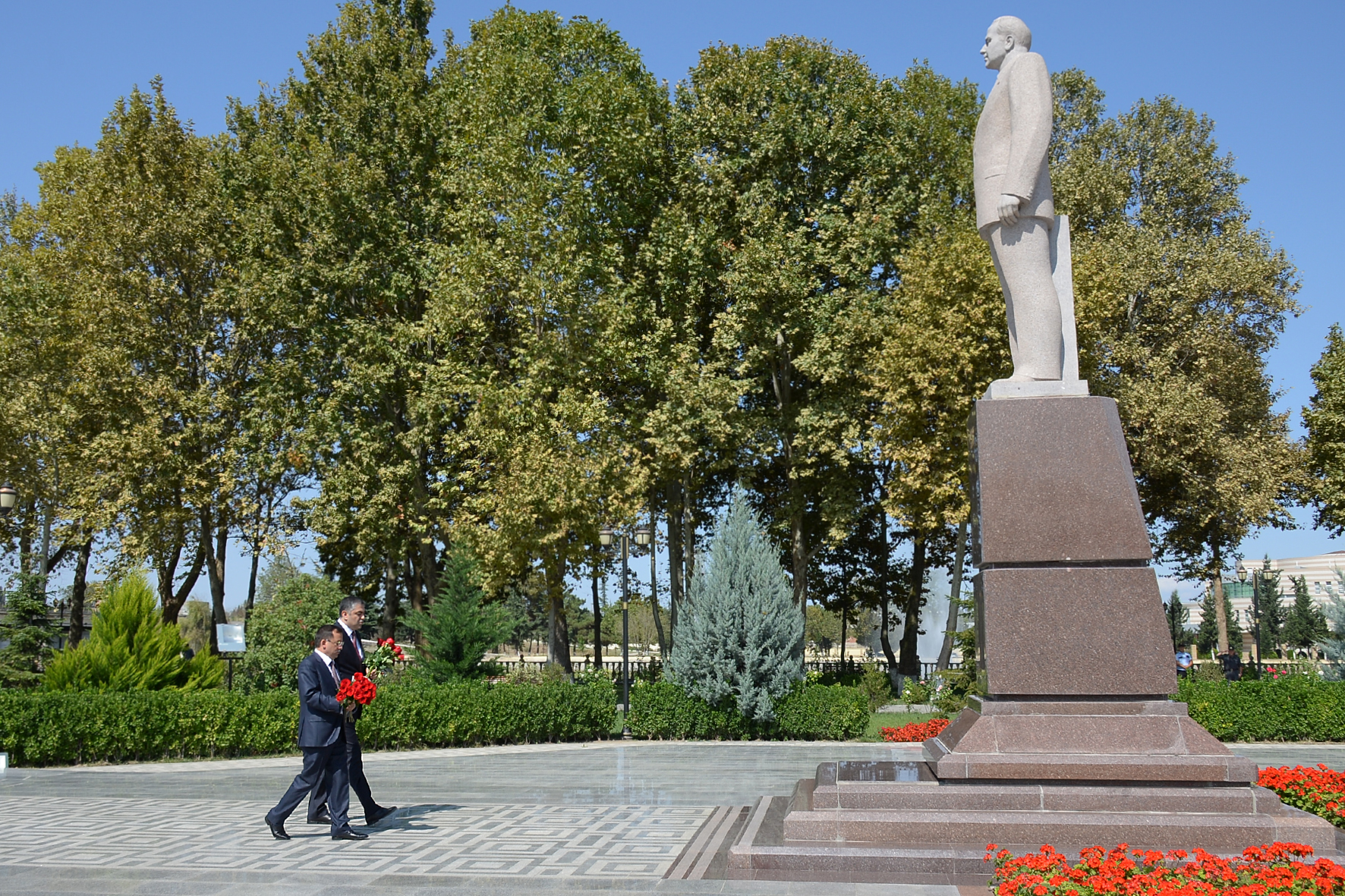 Ramin Quluzadə Qazaxda vətəndaşlarla görüşdü    - FOTO