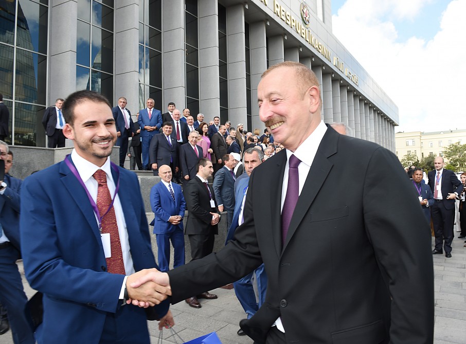  İlham Əliyev Milli Məclisin təntənəli iclasında   - FOTOLAR (YENİLƏNİB)