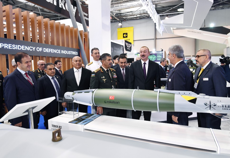 İlham Əliyev III ADEX-2018 sərgisində     - FOTOLAR