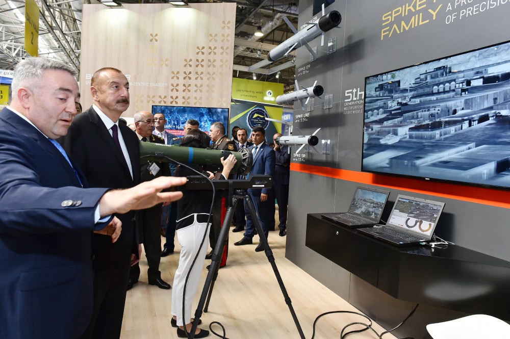 İlham Əliyev III ADEX-2018 sərgisində     - FOTOLAR