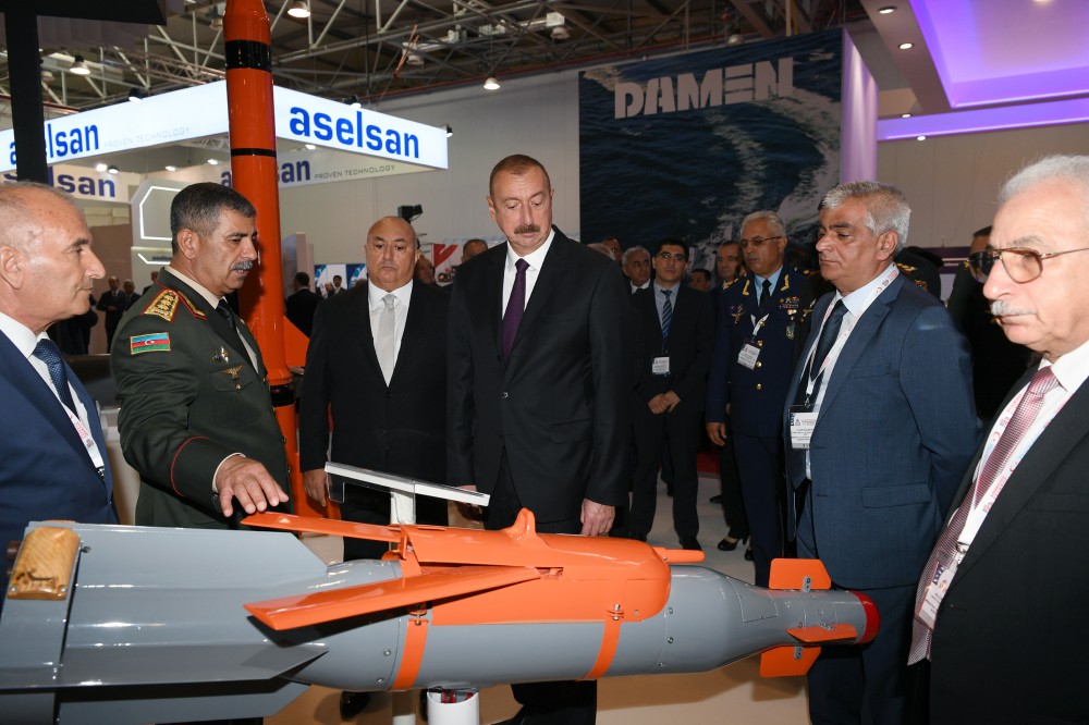 İlham Əliyev III ADEX-2018 sərgisində     - FOTOLAR