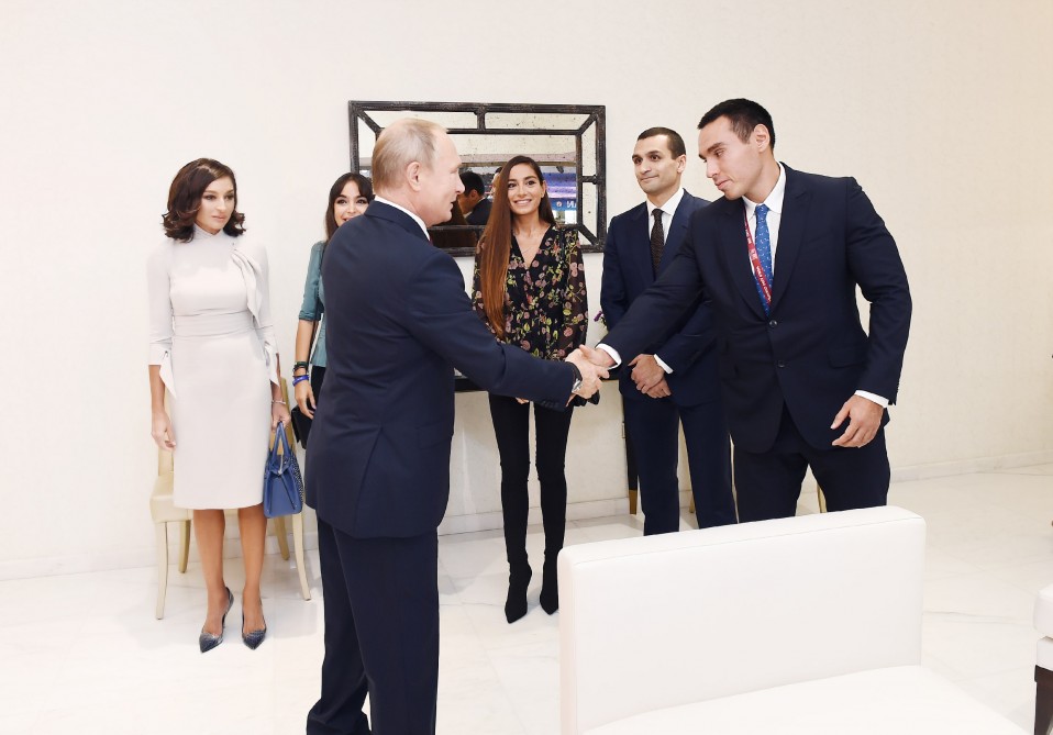 Prezident və ailəsi Putini belə qarşıladı -  FOTOLAR