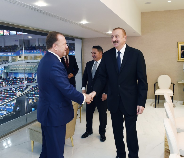 Prezident və ailəsi Putini belə qarşıladı -  FOTOLAR