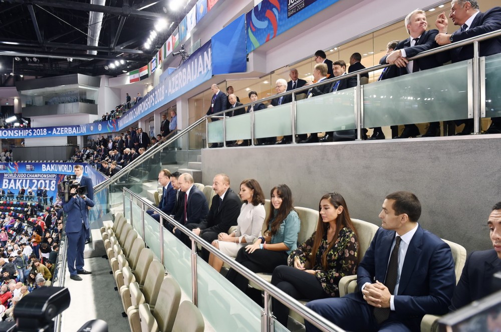 Prezident və ailəsi Putini belə qarşıladı -  FOTOLAR