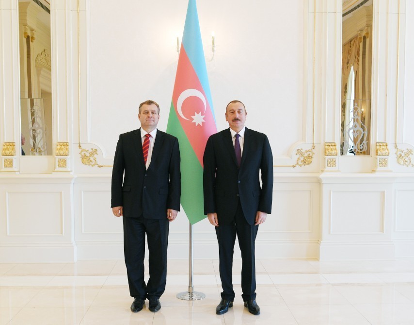 İlham Əliyev çexiyalı səfirin etimadnaməsini qəbul etdi    - FOTOLAR (YENİLƏNİB)