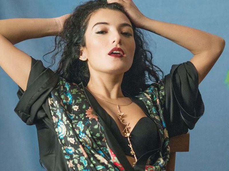 Azərbaycanlı müğənni:  Vücudum gözəldir, niyə də göstərməyim ki? - FOTO