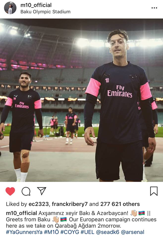 Özilin Bakıda pişiklə çəkilən fotosu  yarım milyon like TOPLADI (FOTOLAR)