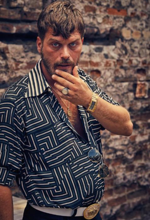 Kıvanc Tatlıtuğ bu qüsurunu gizlətmək üçün   dublyordan istifadə edir - FOTO 