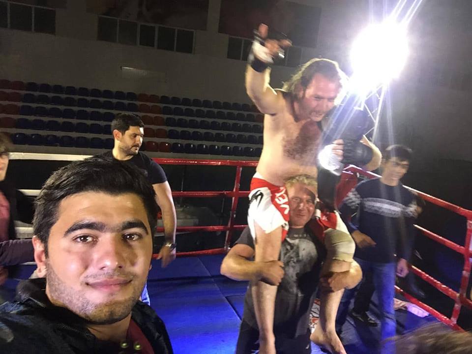 İflic olan dünya çempionumuz rinqə çıxdı   - Tam qələbə (FOTO-VİDEO) 