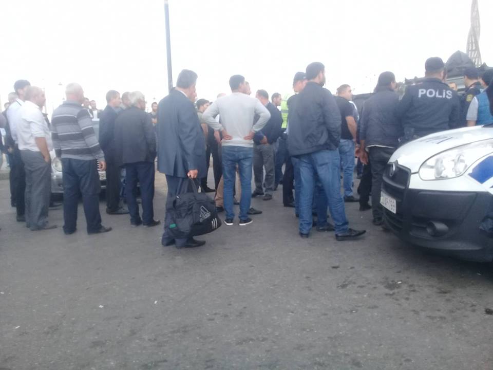 Taksi sürücüləri ilə polis arasında DAVA    â€“ Saxlanılanlar var (FOTO)