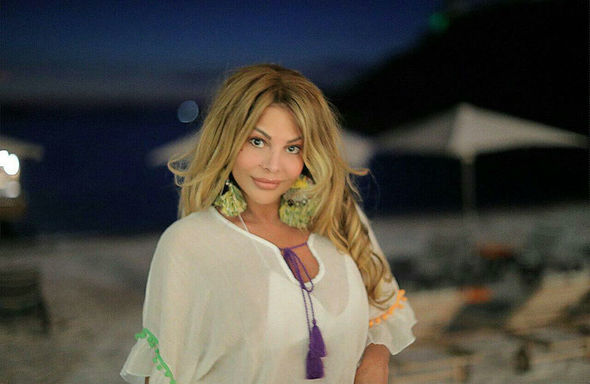 Bu balaca qız indi Xalq artistidir - FOTO