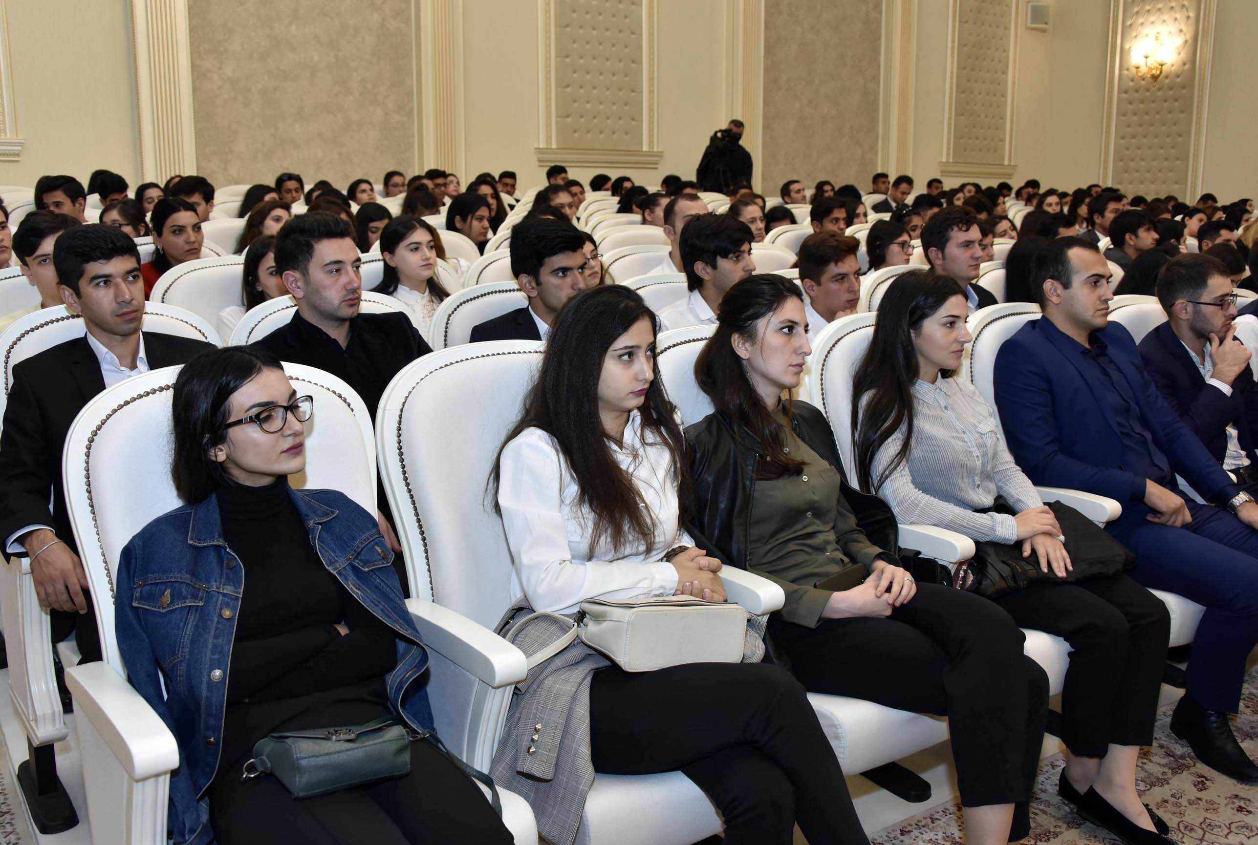 Gənclərin VIII Forumu çərçivəsində zona toplantısı keçirildi    - FOTOLAR