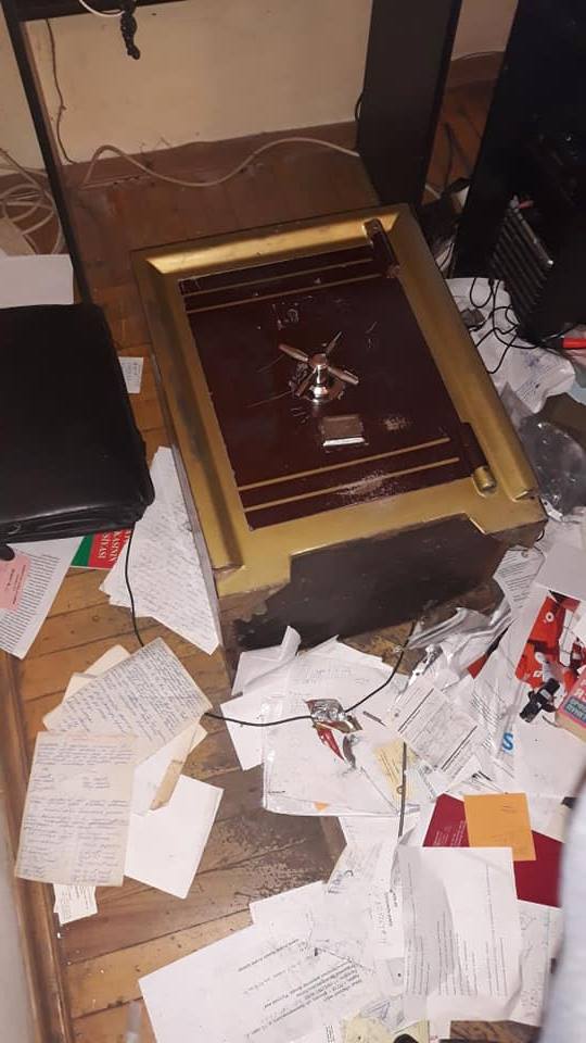 Bakıda qəzet redaksiyası dağıdıldı - FOTOLAR