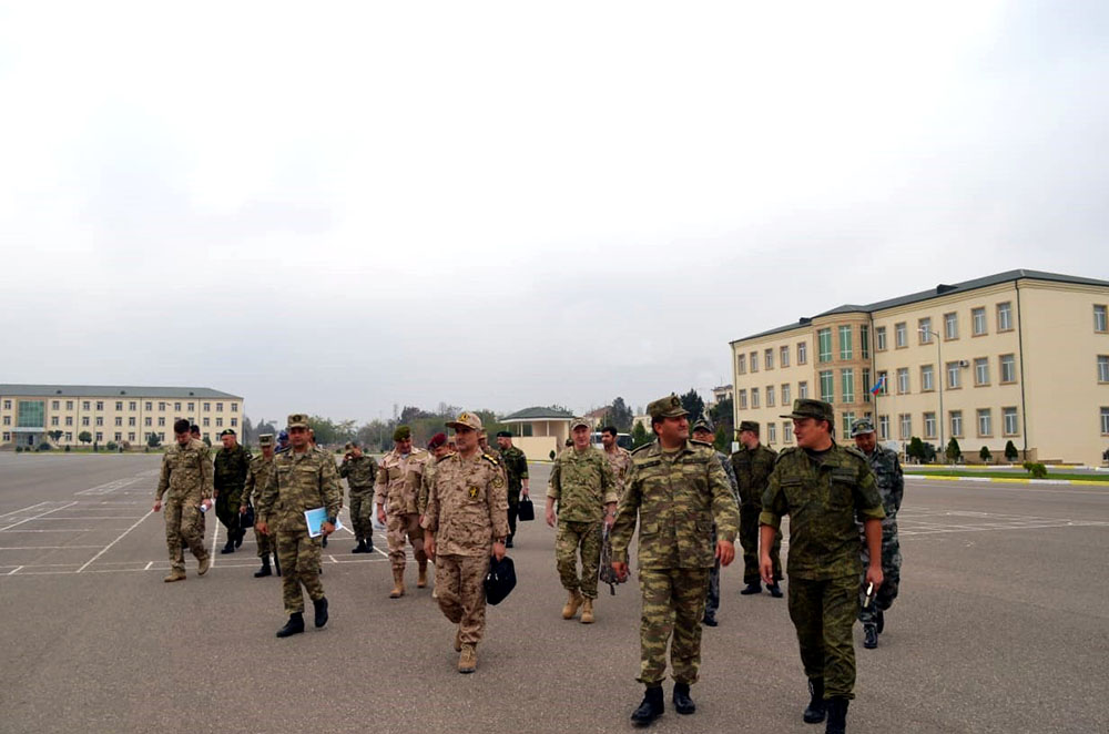 Müdafiə Nazirliyi hərbi attaşeləri topladı    - FOTOLAR