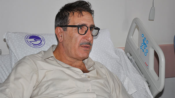 Məşhur aktyorun çəkiliş meydançasında ayağı qırıldı  - FOTO