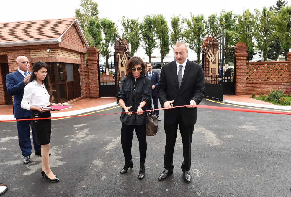 Prezident filial açılışında  - FOTOLAR