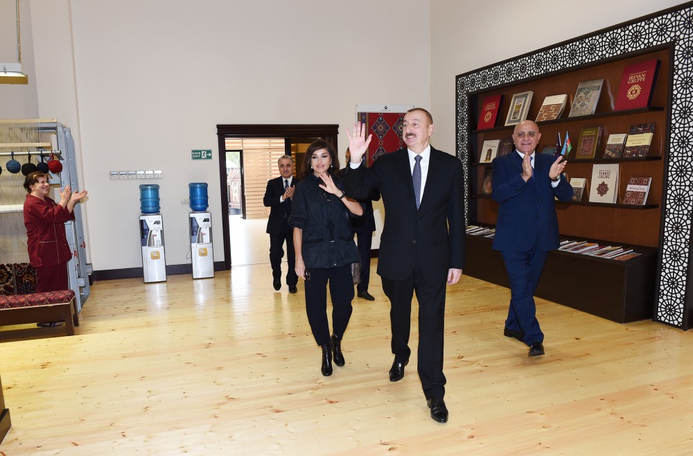 Prezident filial açılışında  - FOTOLAR