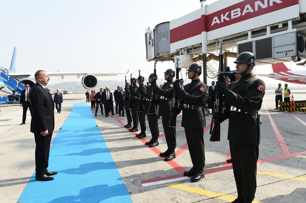 İlham Əliyev Türkiyəyə getdi   - FOTO