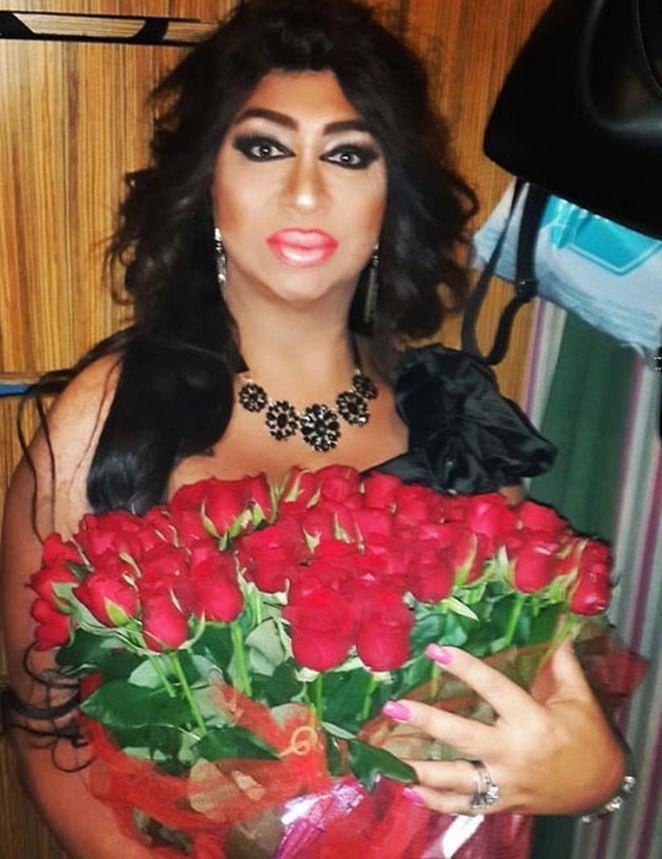 Məşhur müğənni 10 il əvvəl cinsiyyətini dəyişib -  FOTOLAR