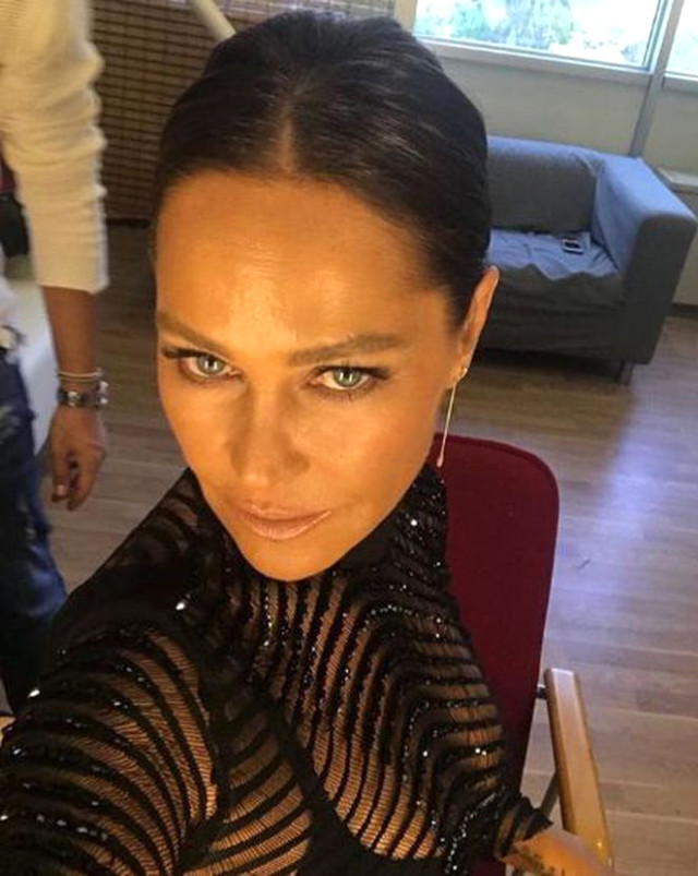 3 foto ilə yenidən diqqət  MƏRKƏZİNDƏ