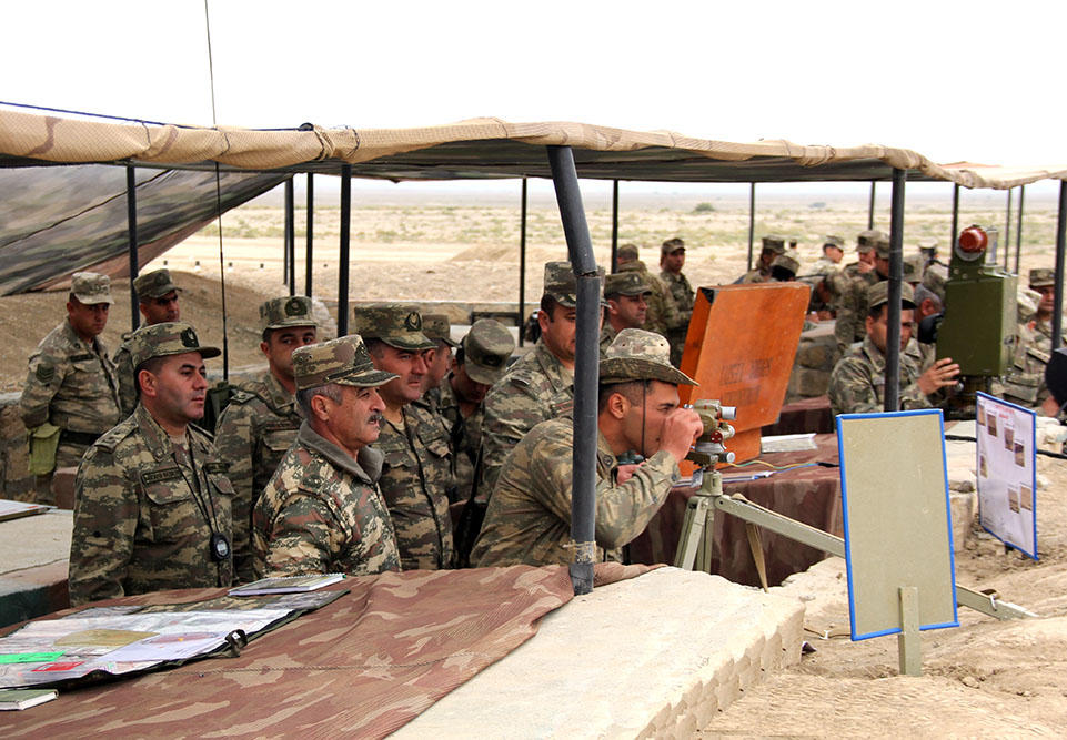Raket və artilleriya birləşmələri döyüş atışlı təlimlər keçirir  - FOTO