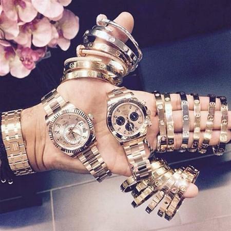 Varlı övladlarının  DƏBDƏBƏLİ HƏYATI (FOTOLAR)