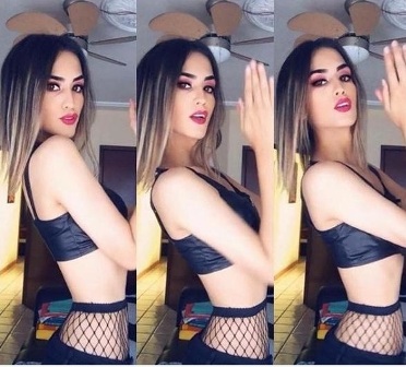 Məşhur futbolçunun başı transseksualla dərddə   - FOTOLAR 