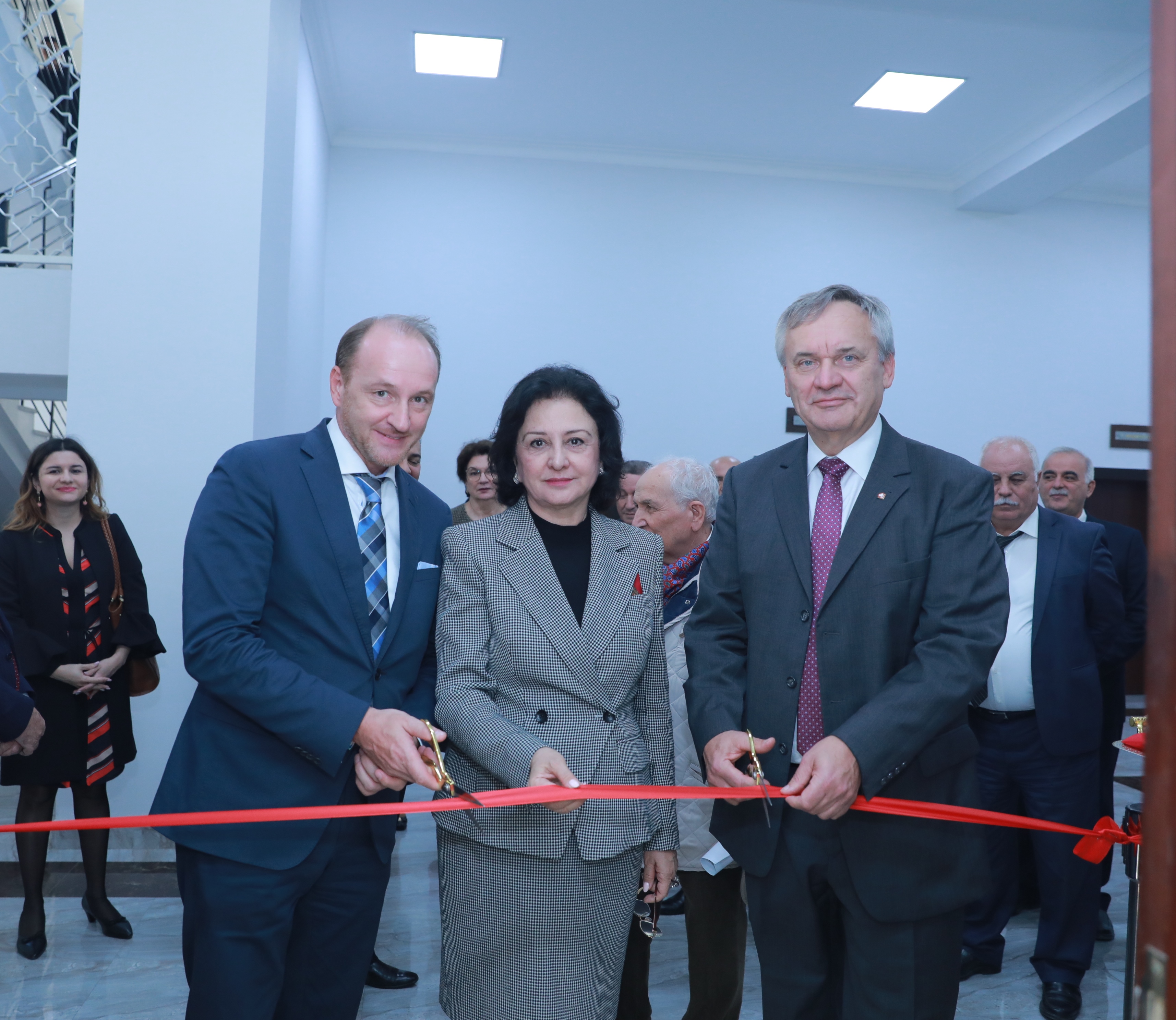 Hertz Armaturen şirkəti AzMİU-da daha bir laboratoriya stendləri açdı    - FOTO