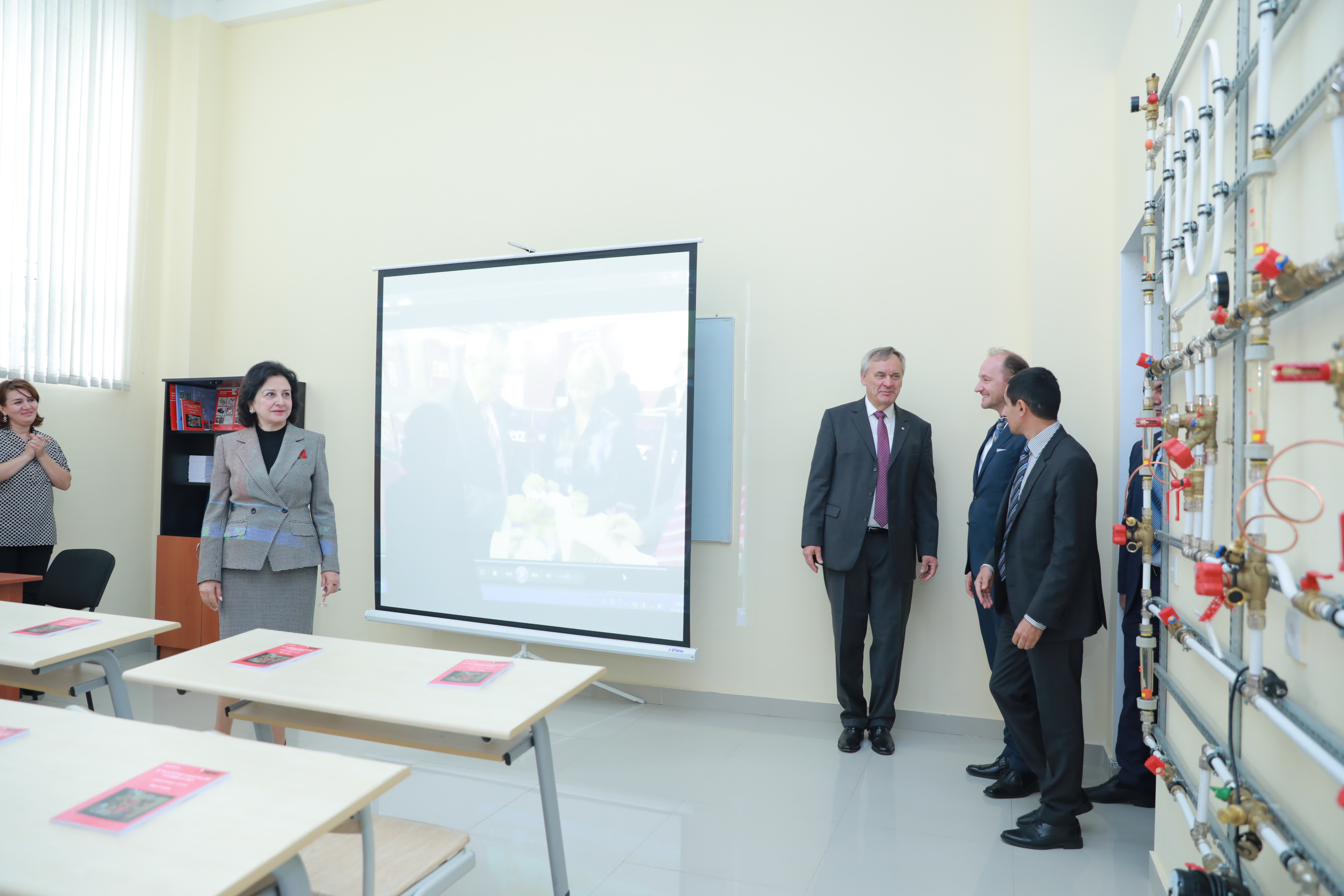 Hertz Armaturen şirkəti AzMİU-da daha bir laboratoriya stendləri açdı    - FOTO