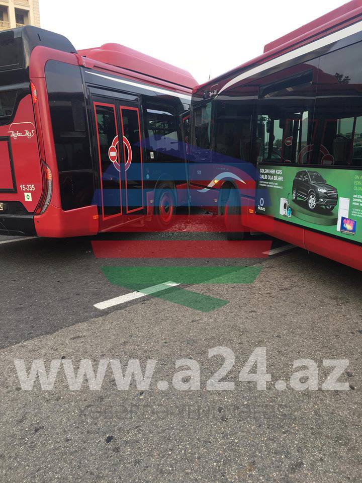 BakuBus avtobusları biri-birinə çırpıldı    - FOTOLAR