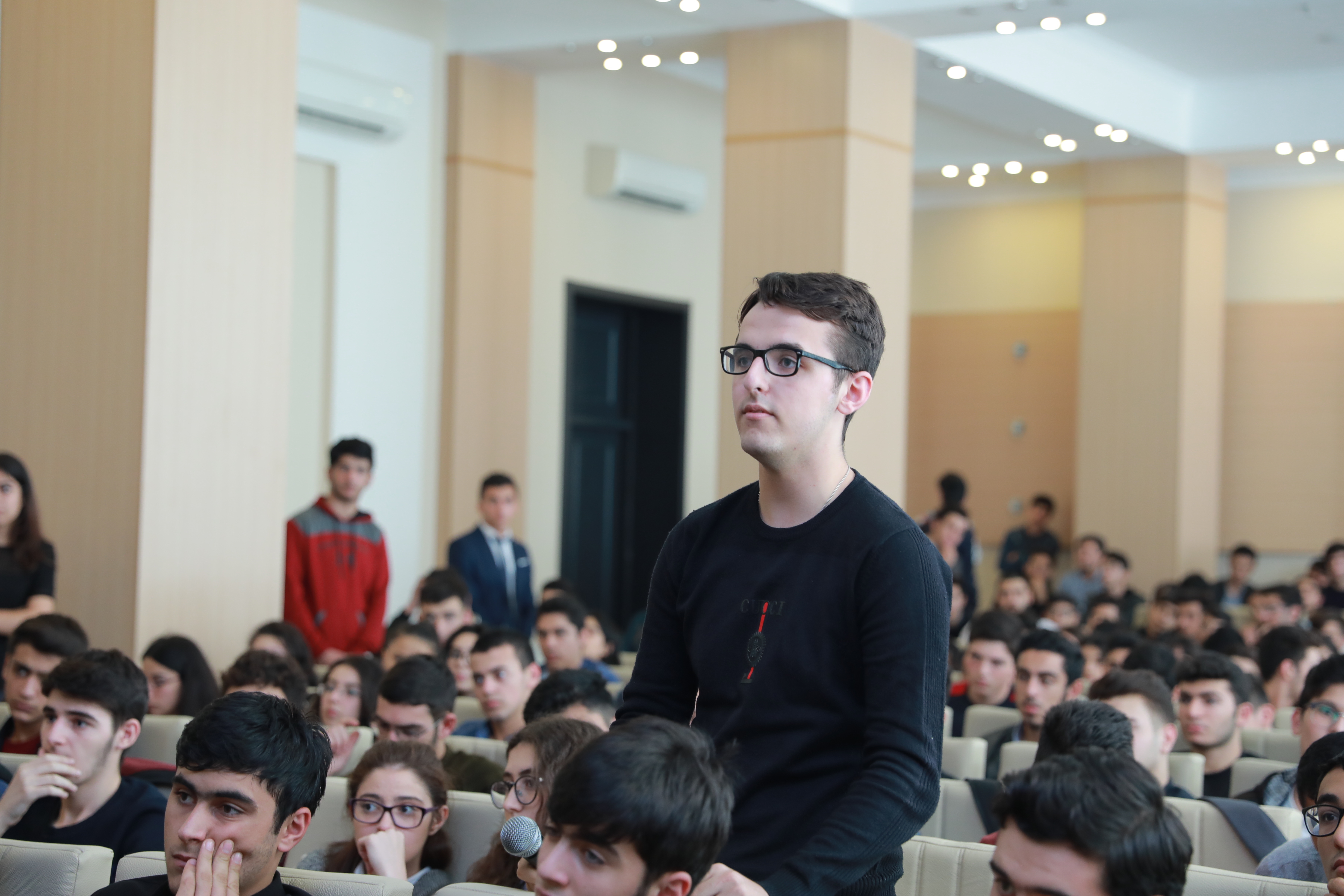 Rektor I kurs tələbələri ilə görüşdü    - FOTO