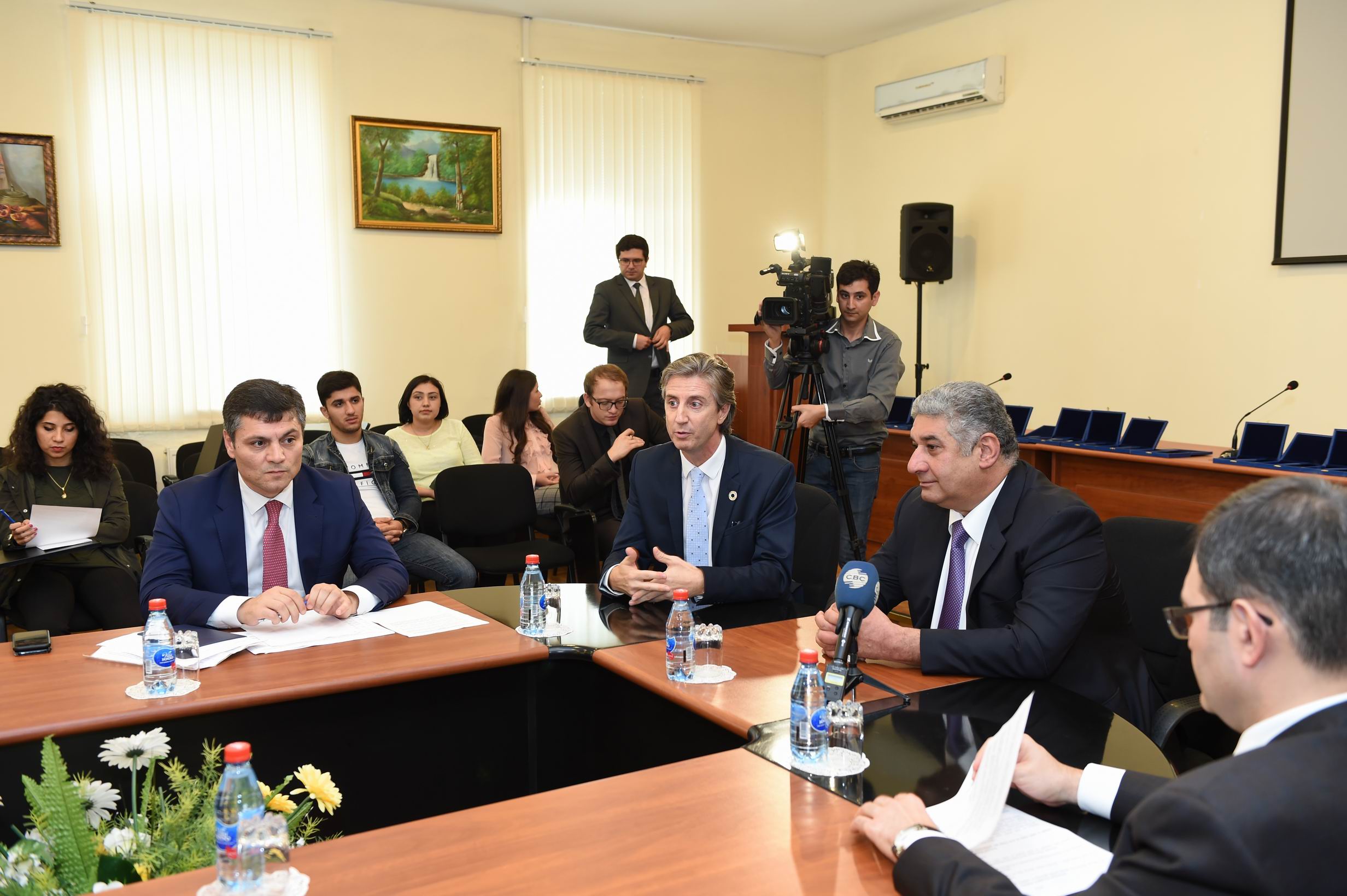  Gənc Səfirlərin təqdimatı baş tutdu 