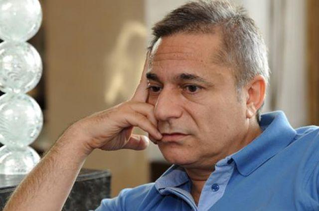 Yıxılan şoumenin halı yenidən pisləşdi -  FOTO