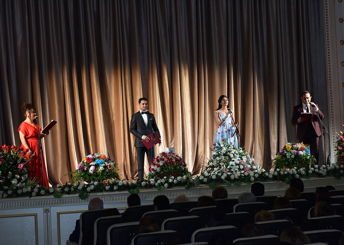 Sumqayıt Dövlət Dram Teatrı 50 yaşını qeyd etdi  â€“ FOTOLAR