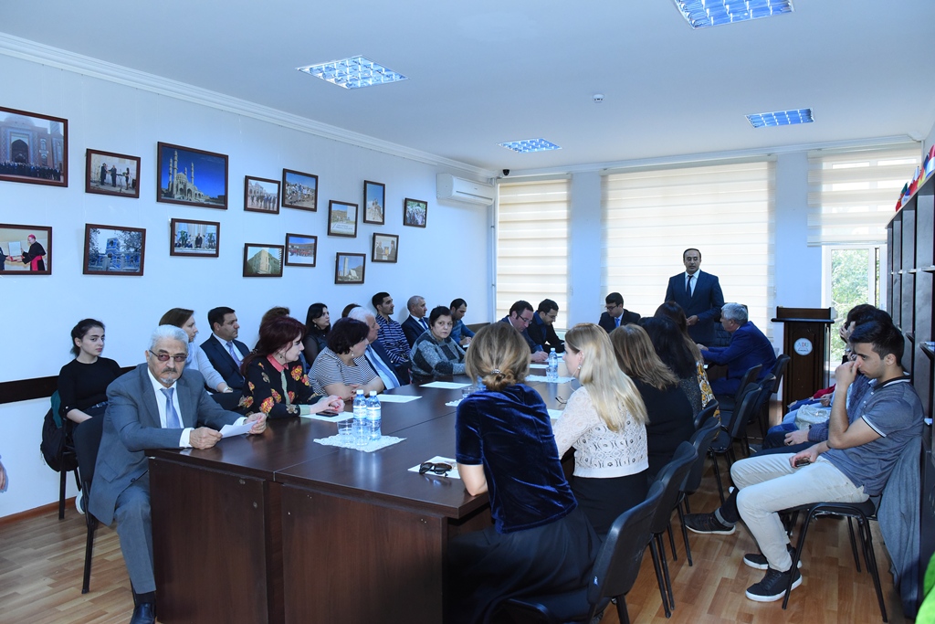 ADU-da VI Bakı Beynəlxalq Humanitar Forumu müzakirə olundu    - FOTO