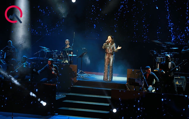 Ebru Gündeş Bakıda konsert verdi -  FOTOLAR