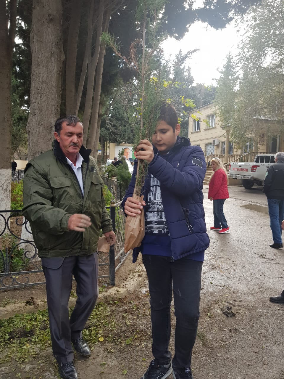 Vətəndaşlara pulsuz tinglər paylanıldı    - FOTOLAR