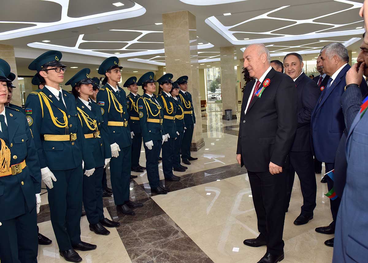 Sumqayıtda möhtəşəm bayraq bayramı   â€“ FOTOLAR