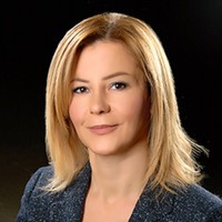 Polis qızının məktəbinə silahlı hücum etdi  - Direktor və müavinini güllələdi - FOTO
