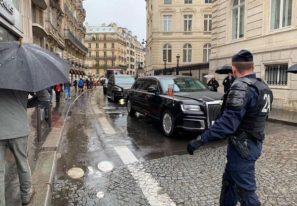 Putin Parisə bu avtomobillə gəldi  - FOTO