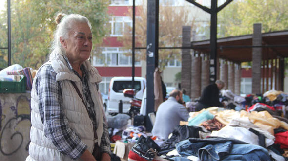 Məşhur aktrisa acınacaqlı vəziyyətdə  - Bit bazarında işləyir (FOTOLAR)