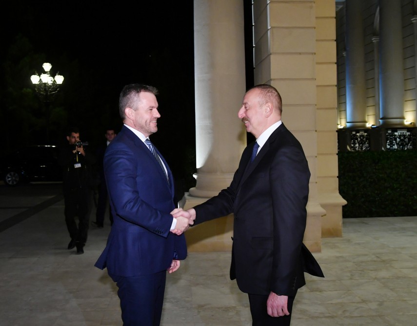 İlham Əliyev Slovakiyanın Baş naziri ilə görüşüb - FOTO