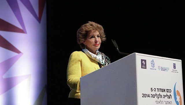 Daha bir nazir istefa verdi - FOTO