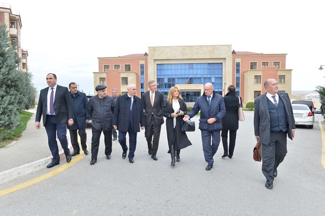 Fransada Azərbaycanın Dostları Assosiasiyasının üzvləri Dövlət Komitəsində -  FOTOLAR