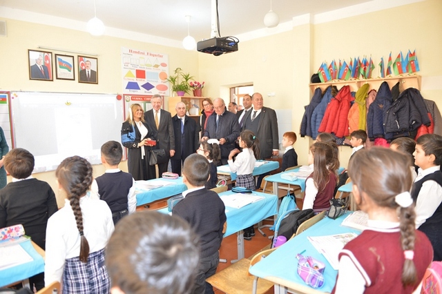 Fransada Azərbaycanın Dostları Assosiasiyasının üzvləri Dövlət Komitəsində -  FOTOLAR