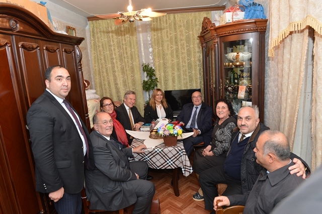 Fransada Azərbaycanın Dostları Assosiasiyasının üzvləri Dövlət Komitəsində -  FOTOLAR