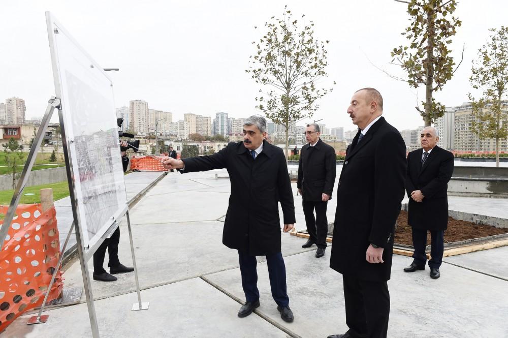 İlham Əliyev Təzəpir məscidinin ətrafında görülən işlərlə tanış oldu    - FOTOLAR