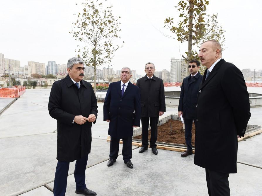 İlham Əliyev Təzəpir məscidinin ətrafında görülən işlərlə tanış oldu    - FOTOLAR